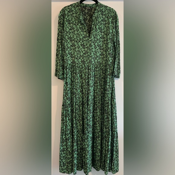 Madewell Dresses & Skirts - Excellent Condition Madewell Button Front Tiered Midi Dress in Fleur Field- Sz S